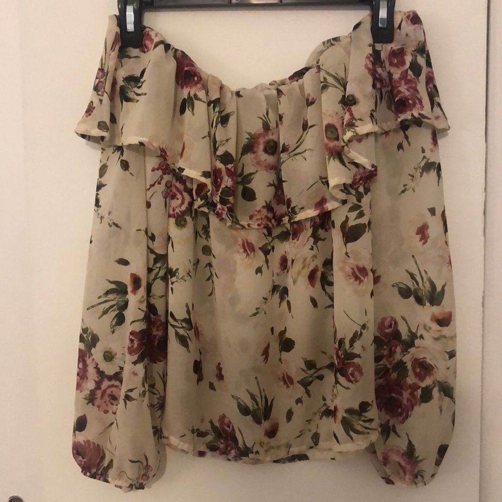 Off-the-shoulder Top